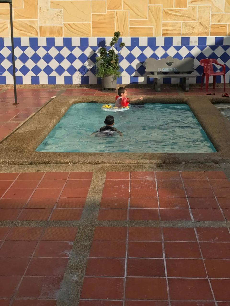 Hotel Y Balneario El Descanso Villavicencio Extérieur photo